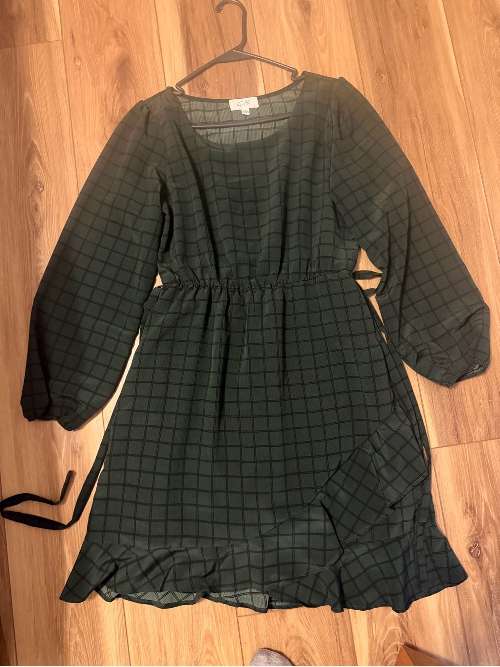 NWOT Gilli Green and Black Windowpane Plaid Dress